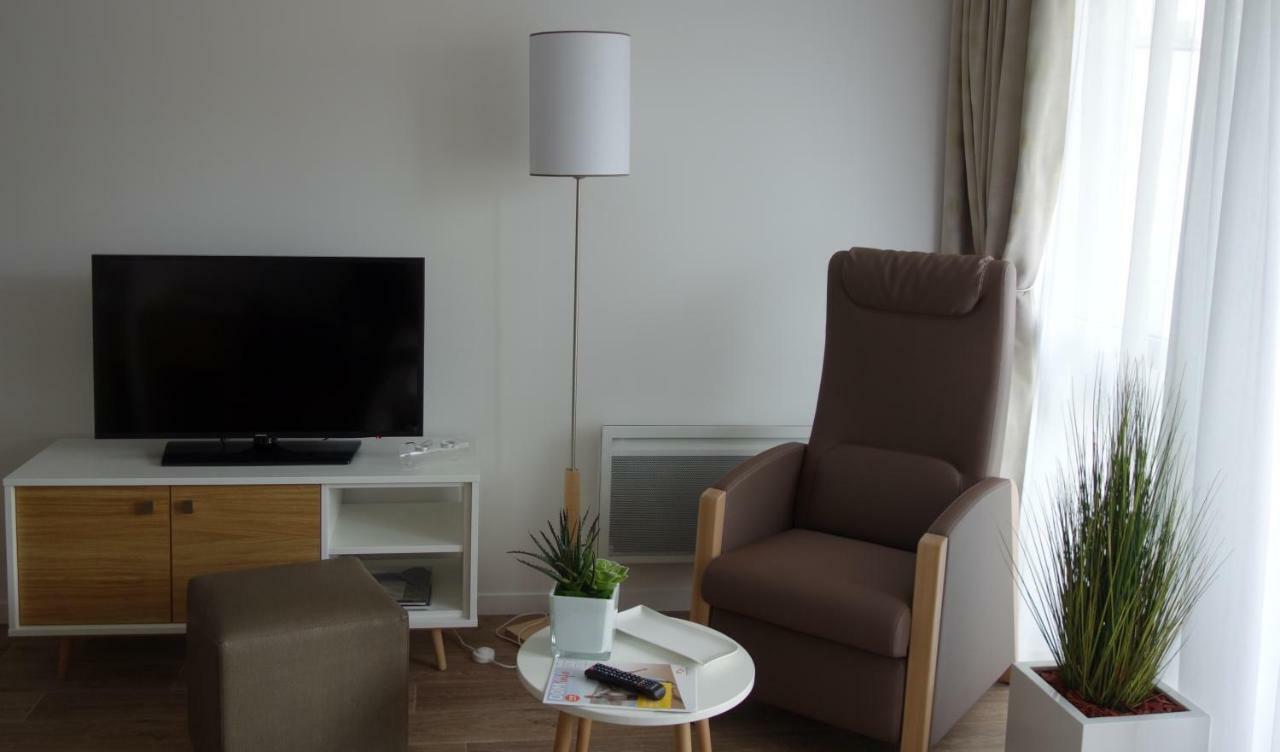 Domitys - Les Robes D'Airain Aparthotel Caen Exterior foto